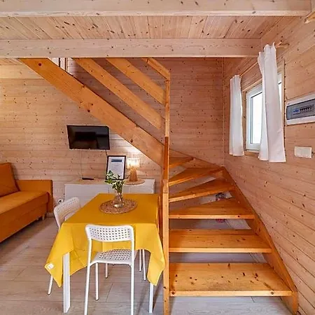 Orman Evi Blekitne Nad Morzem *